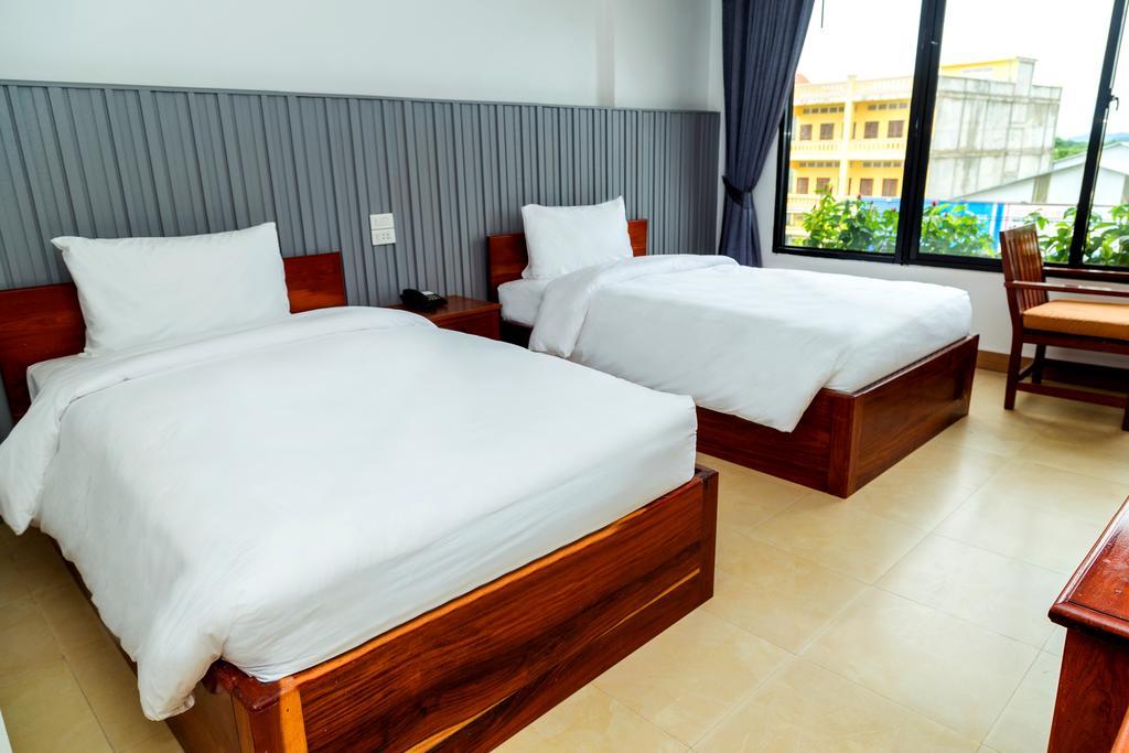 Ly Heng Chhay Hotel Paôy Pêt Exteriör bild