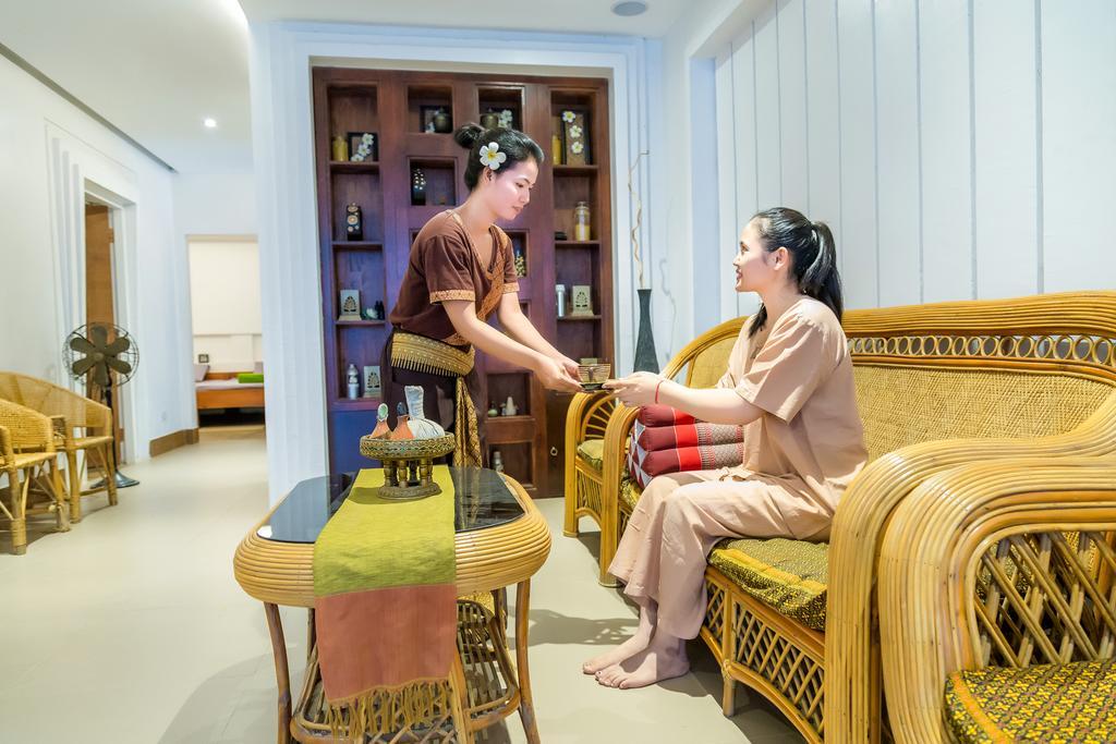 Ly Heng Chhay Hotel Paôy Pêt Exteriör bild